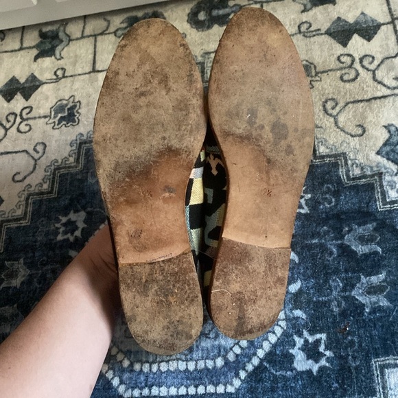 André Assous Made in spain leather flats with dragon detail size 9.5b - Picture 8 of 14